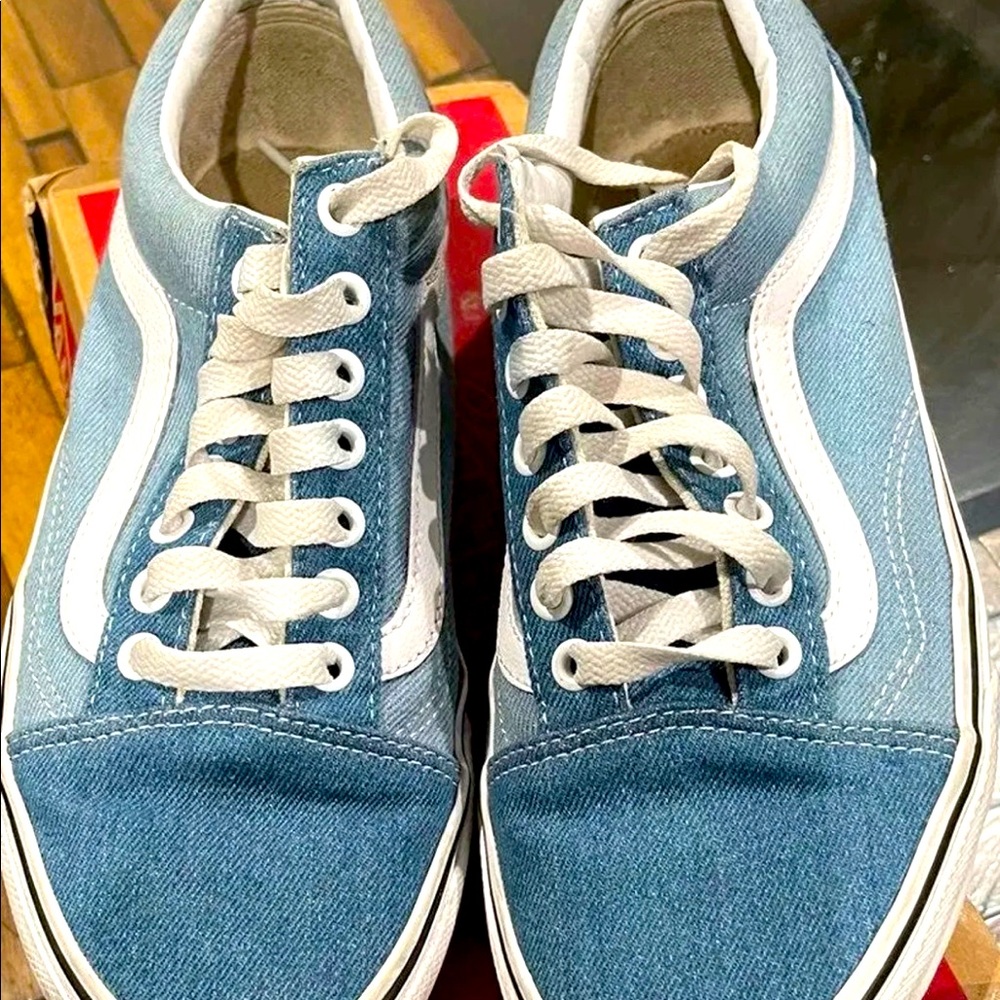 Vans - Picture 2 of 6